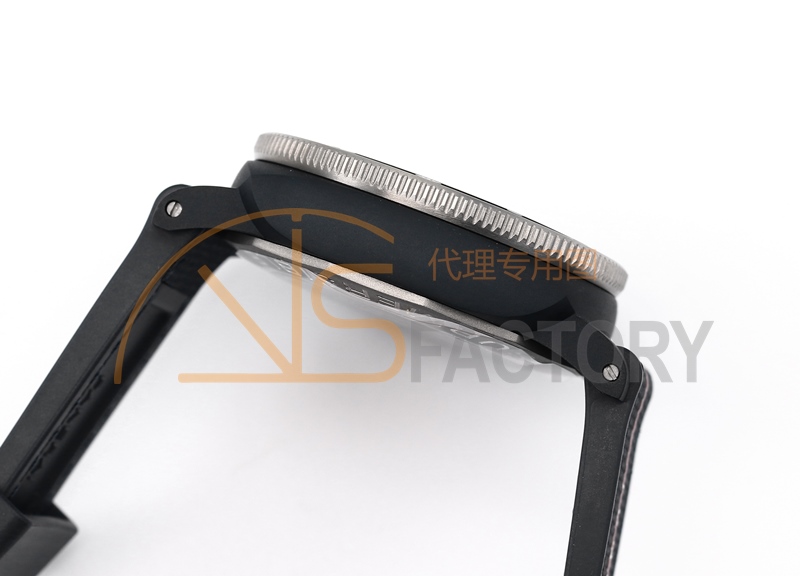 VS Factory Panerai Submersible Serisi PAM01543 Replika Kol Saati - VS Saat — 7. fotoğraf