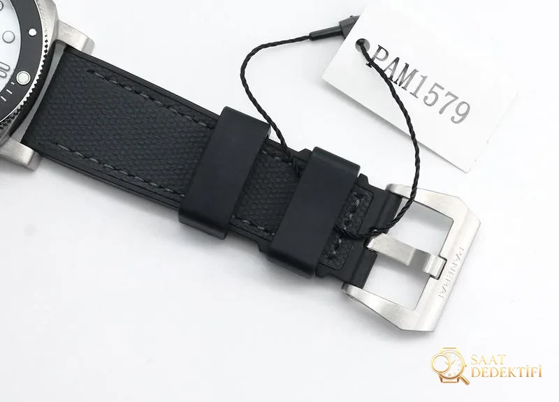 VS Factory Panerai Submersible Serisi PAM01579 Replika Kol Saati - VS Saat - Fosfor ve Super-LumiNova Gece Görünümü
