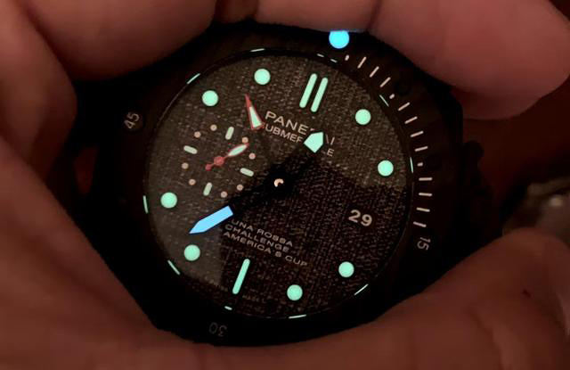 VS Factory Panerai Submersible serisi PAM1039 karbon fiber kol saati incelemesi — 4. fotoğraf