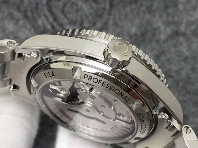 VS Factory Replika Omega Planet Ocean 600m Turuncu, Super Clone 8500 Mekanizmalı, Ücretsiz Turuncu Kauçuk Kayış Hediyeli — 10. fotoğraf