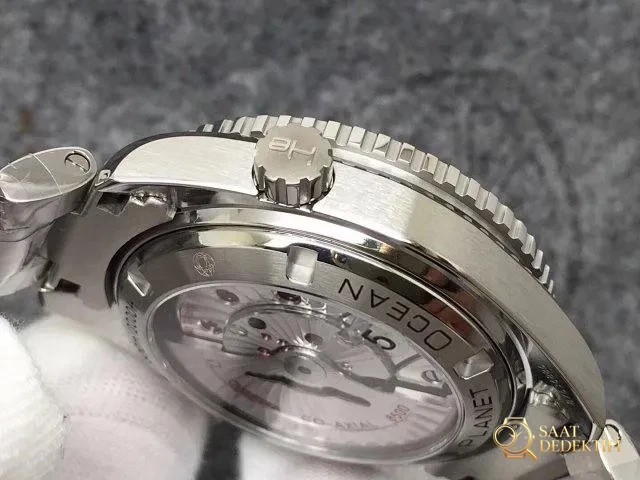 VS Factory Replika Omega Planet Ocean 600m Turuncu, Super Clone 8500 Mekanizmalı, Ücretsiz Turuncu Kauçuk Kayış Hediyeli - Yan Profil ve Kordon Bağlantısı