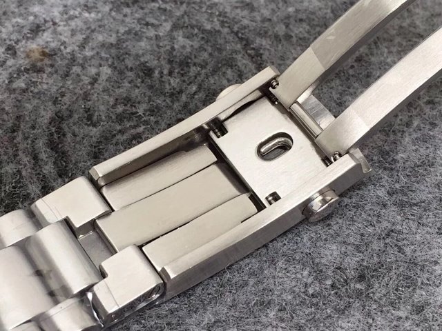 VS Factory Replika Omega Planet Ocean 600m Turuncu, Super Clone 8500 Mekanizmalı, Ücretsiz Turuncu Kauçuk Kayış Hediyeli — 15. fotoğraf