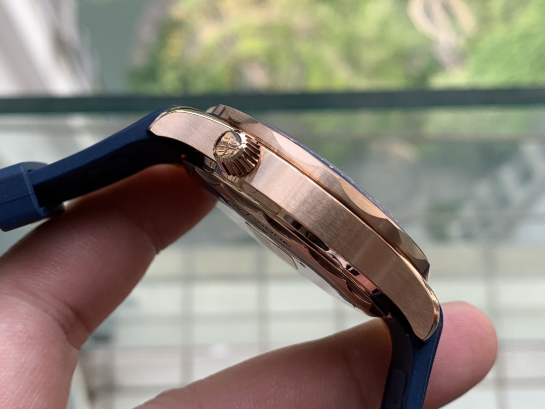 Omega Seamaster Diver 300m Roze Altın Kasa