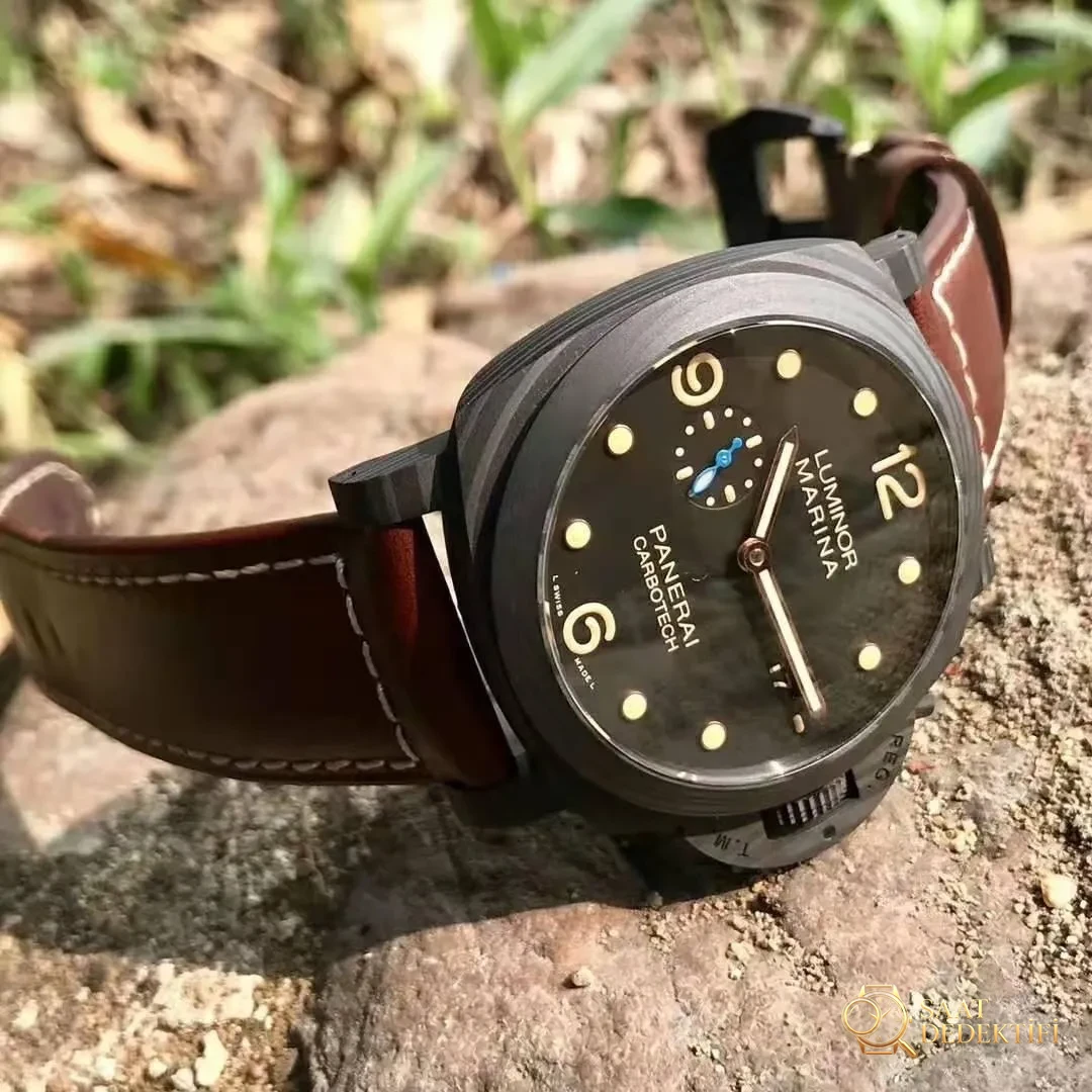 VS Factory Replika Panerai PAM 661 Luminor Carbotech Super Clone P.9010 Mekanizmalı Saat - Kadran Detayı ve Bezel İşçiliği
