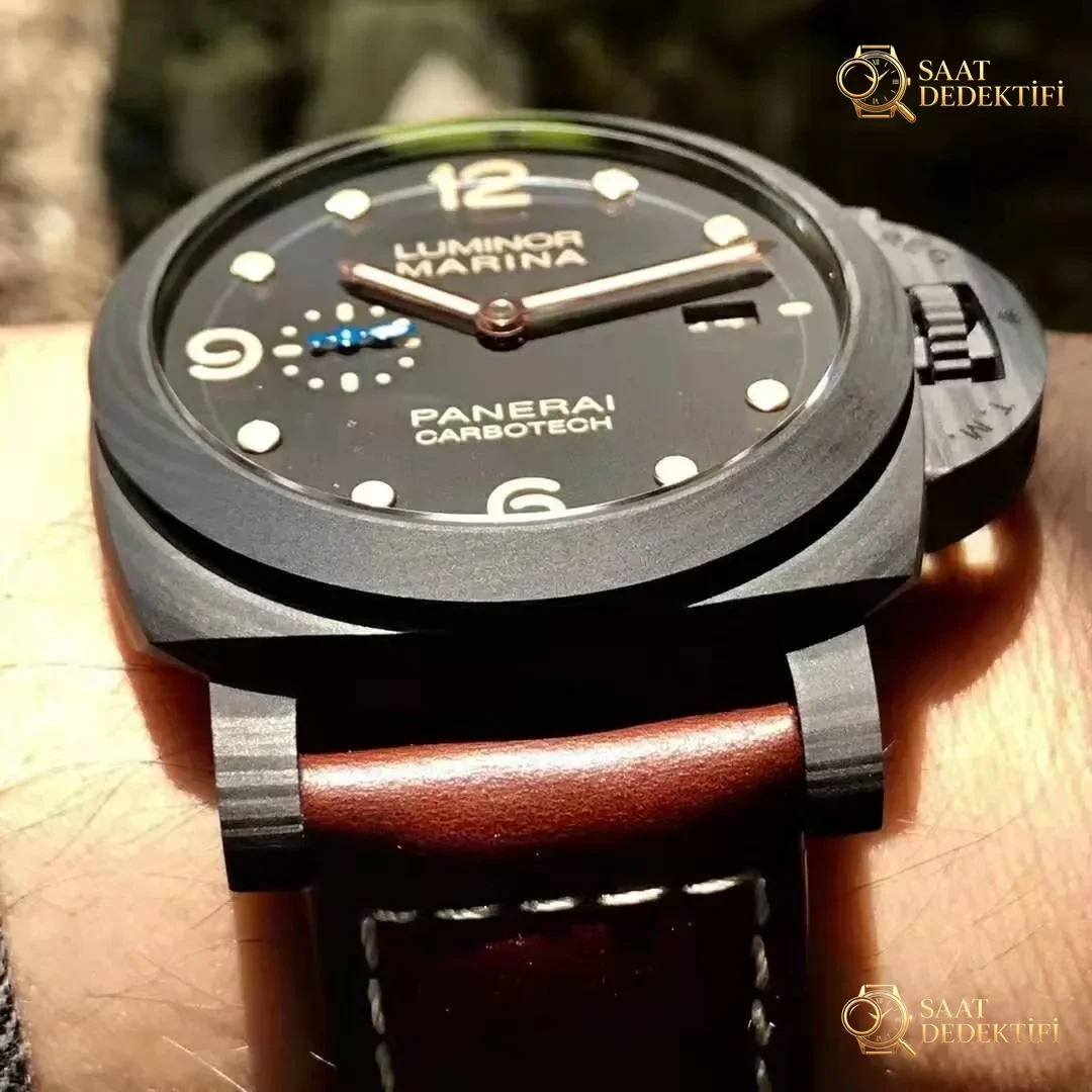 VS Factory Replika Panerai PAM 661 Luminor Carbotech Super Clone P.9010 Mekanizmalı Saat - Makro Kadran ve İndeks İşçiliği