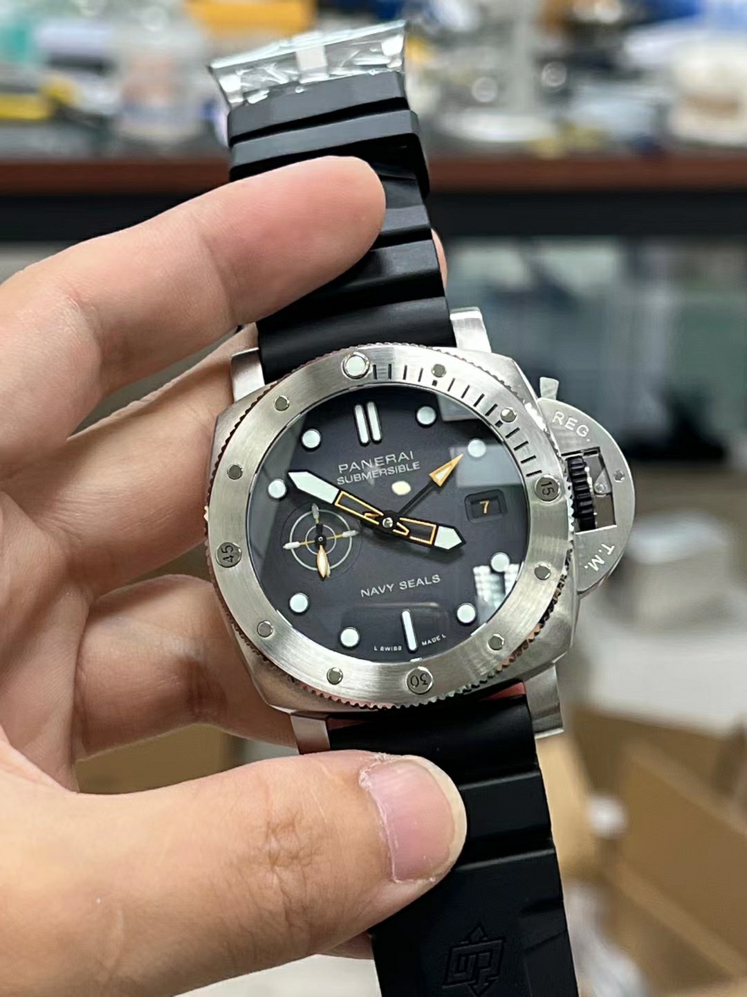 Replika Panerai Submersible PAM 1323
