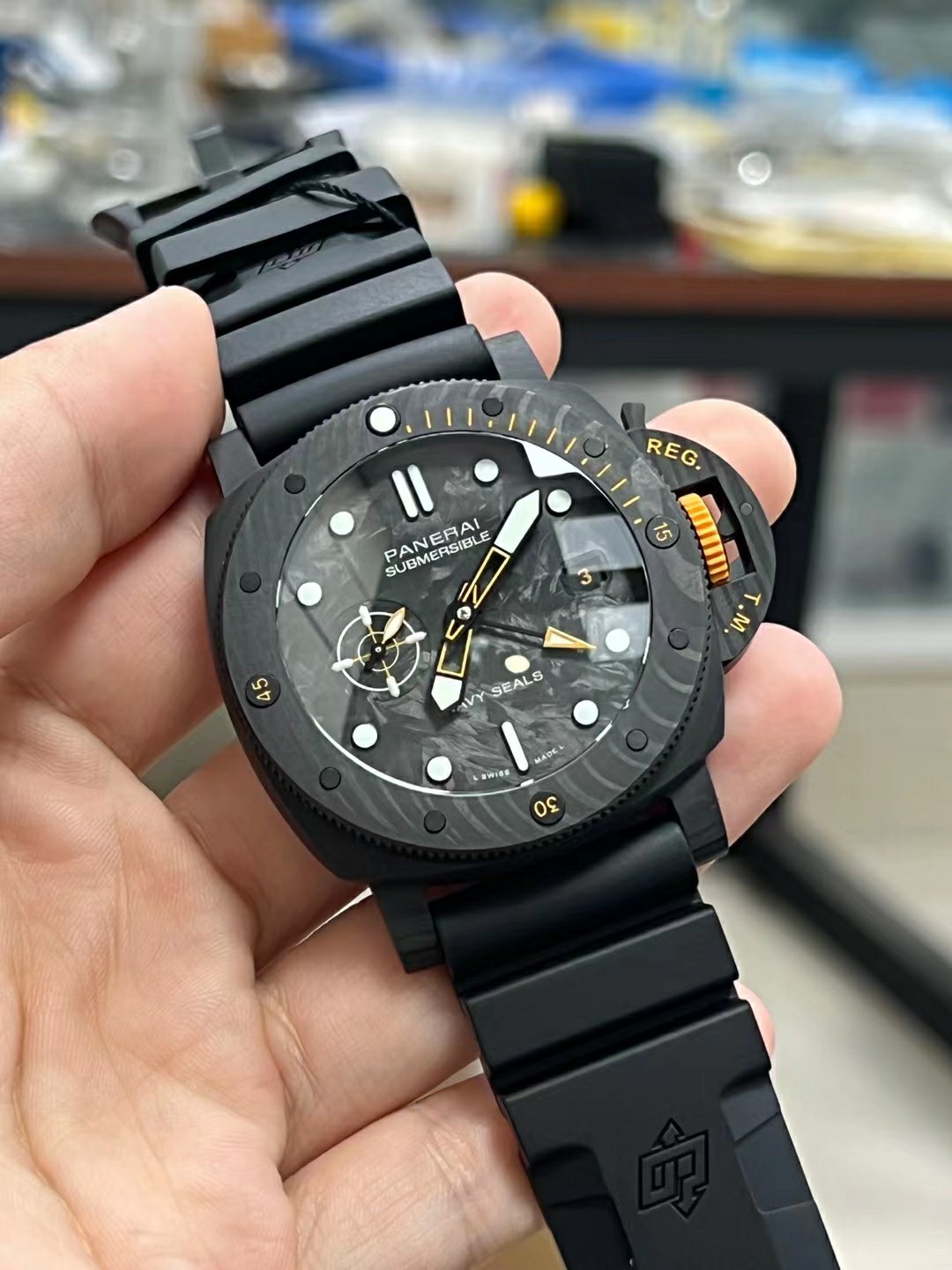 PAM 1324 Karbon Bezel