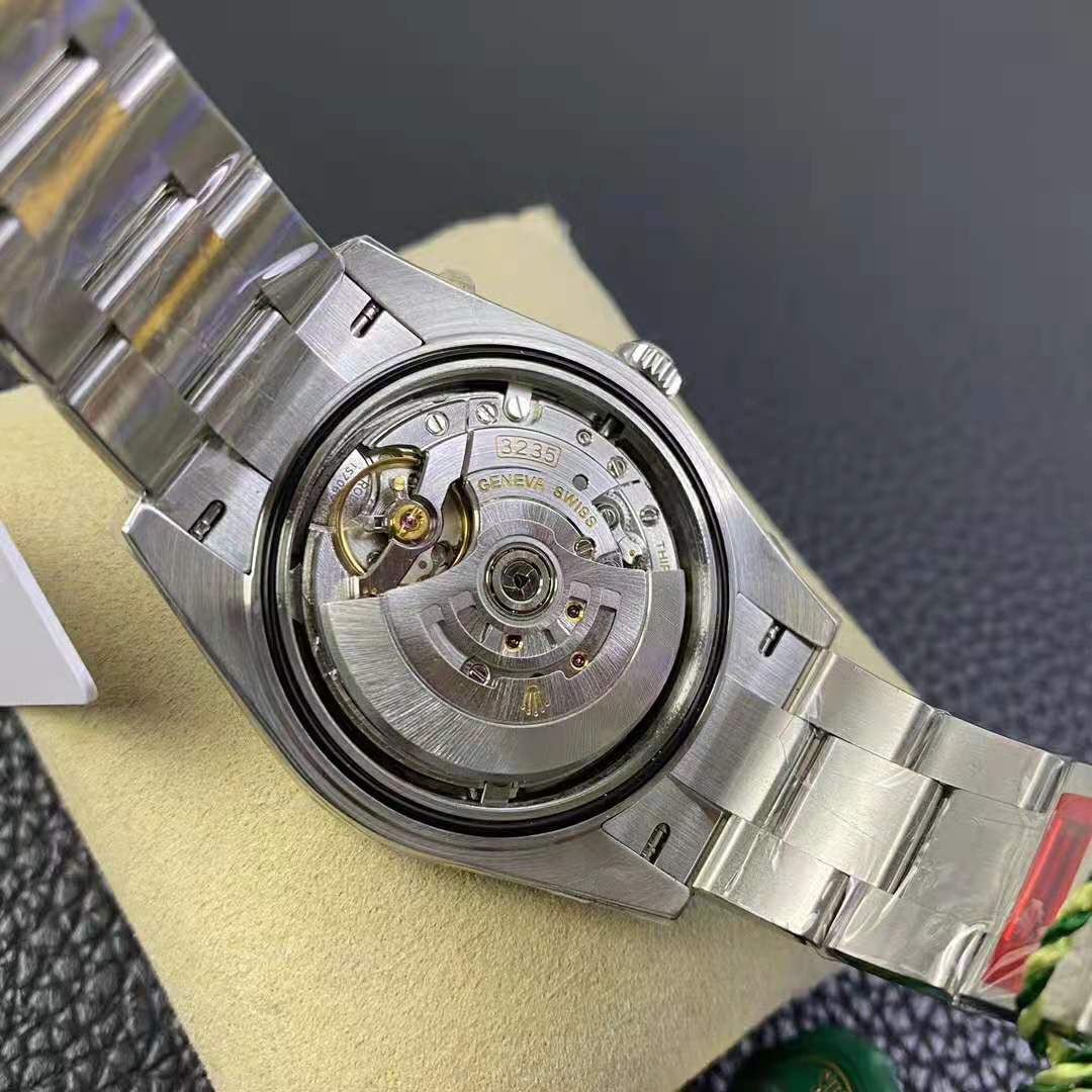 VS Factory Replika Rolex Datejust II En İyi Klon 3235 Mekanizmalı Gümüş Kadran — 12. fotoğraf