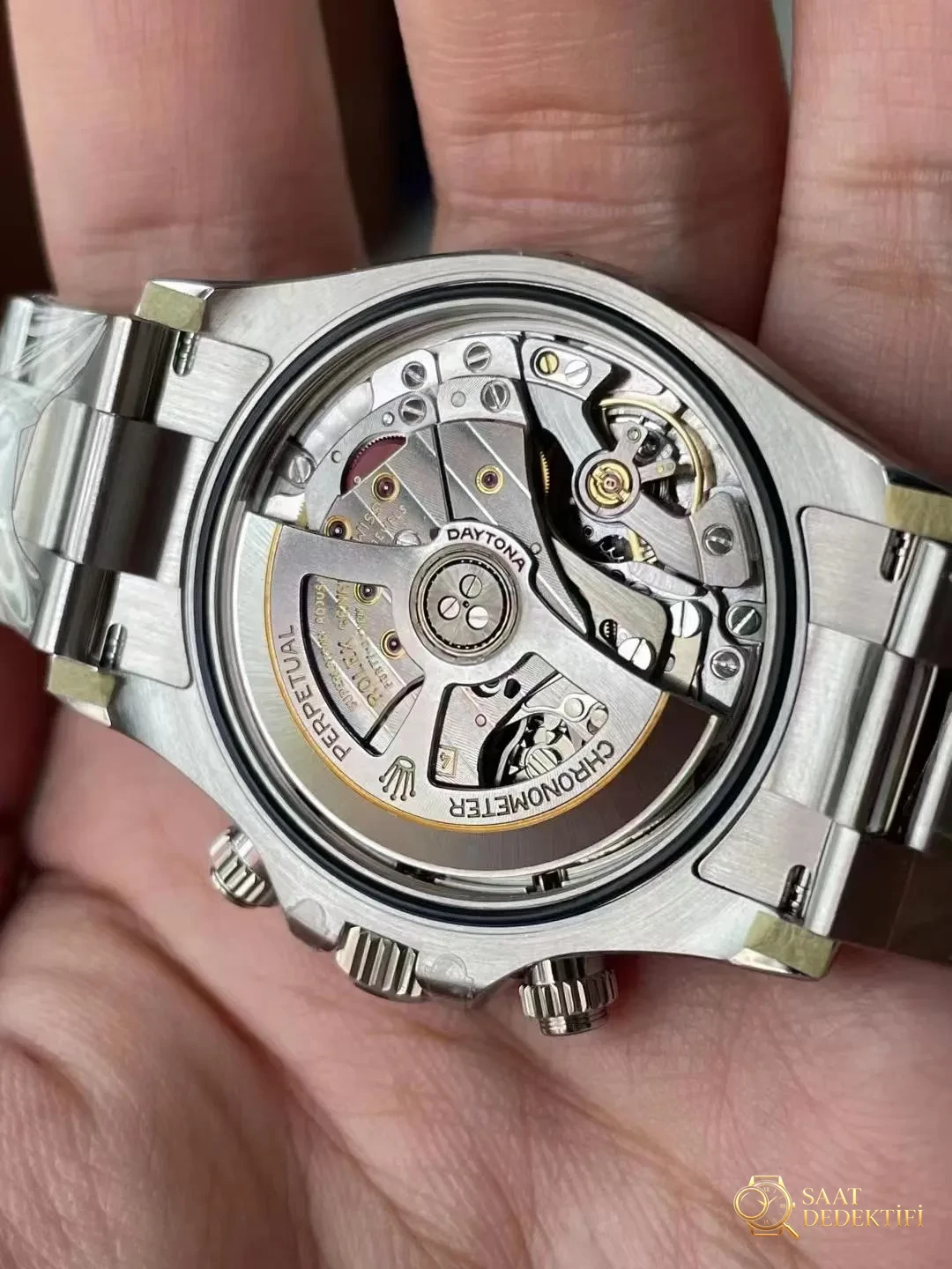 VS Factory Replika Rolex Daytona 126500 - Fosfor ve Super-LumiNova Gece Görünümü