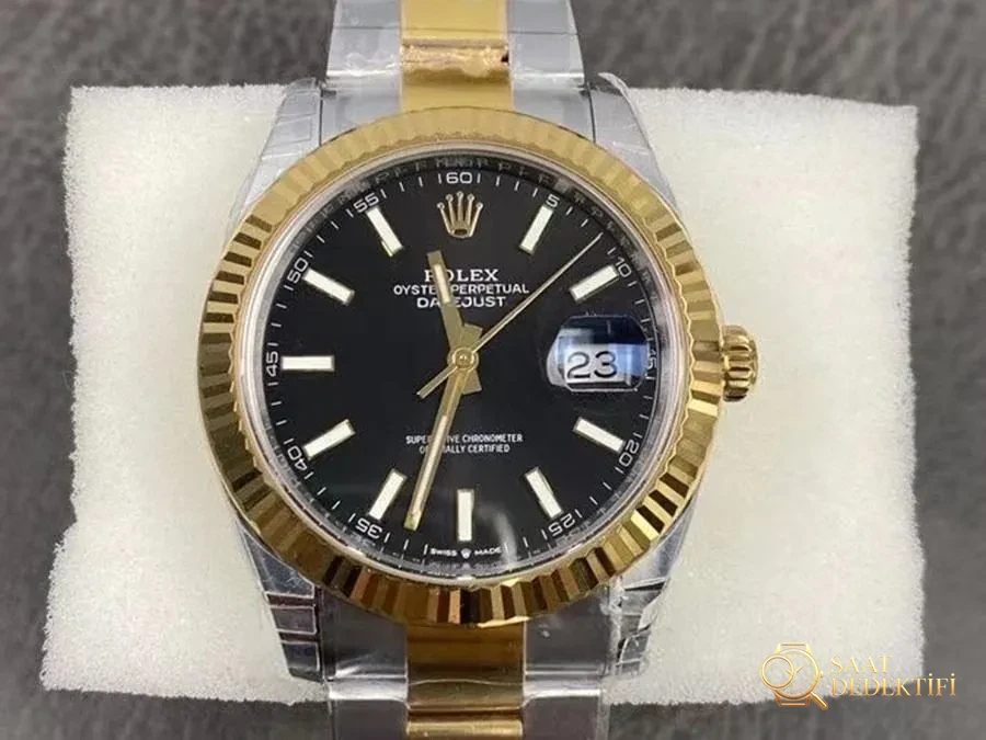 Revisión de fábrica de Rolex Datejust 126333-0014 VS: vista frontal y diseño de caja