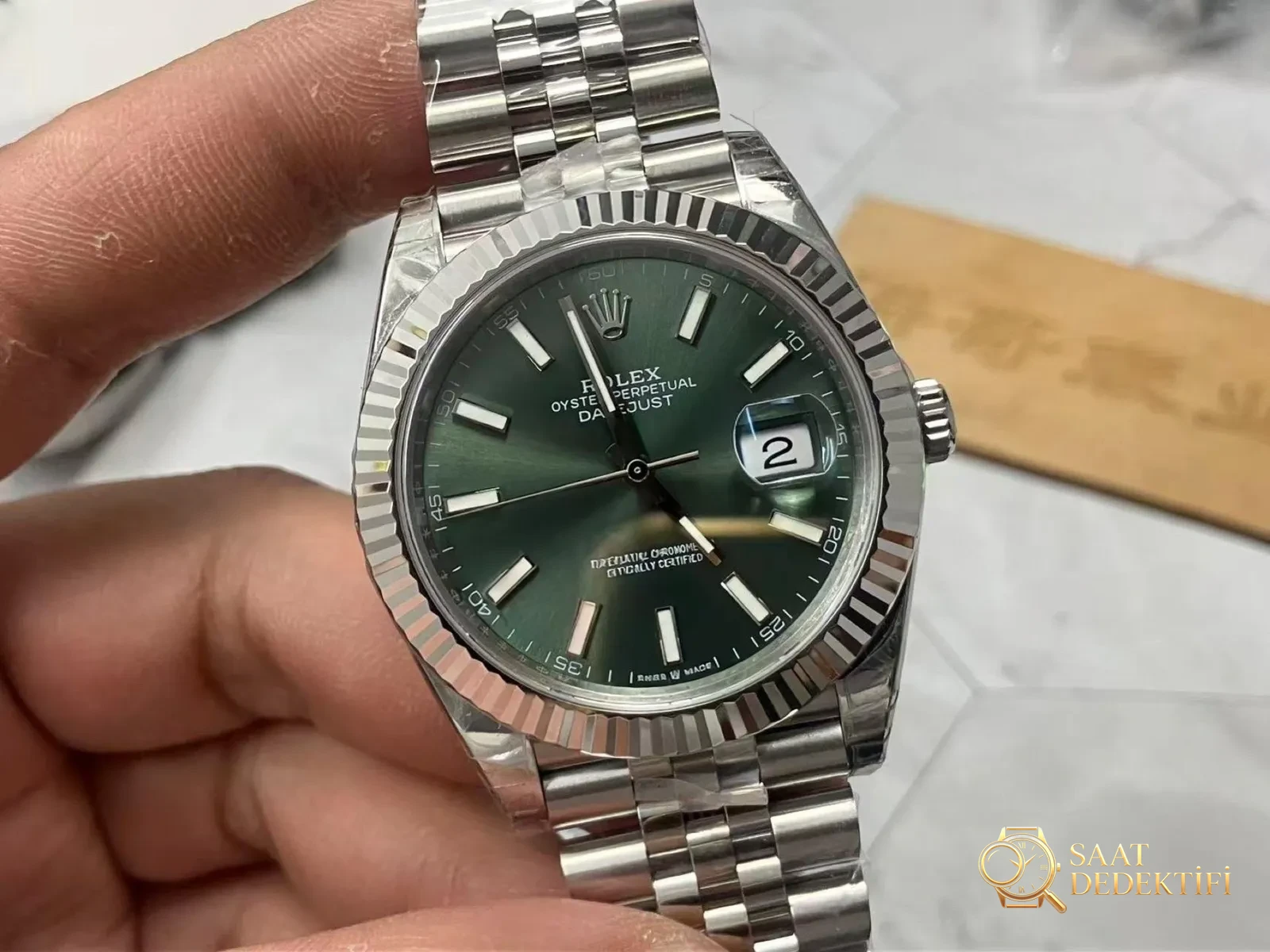 VS Factory Rolex 41 Datejust V2 nane yeşili renk, Dandong 3235 mekanizması — almaya değer mi? - Arka Kapak ve Mekanizma Detayı