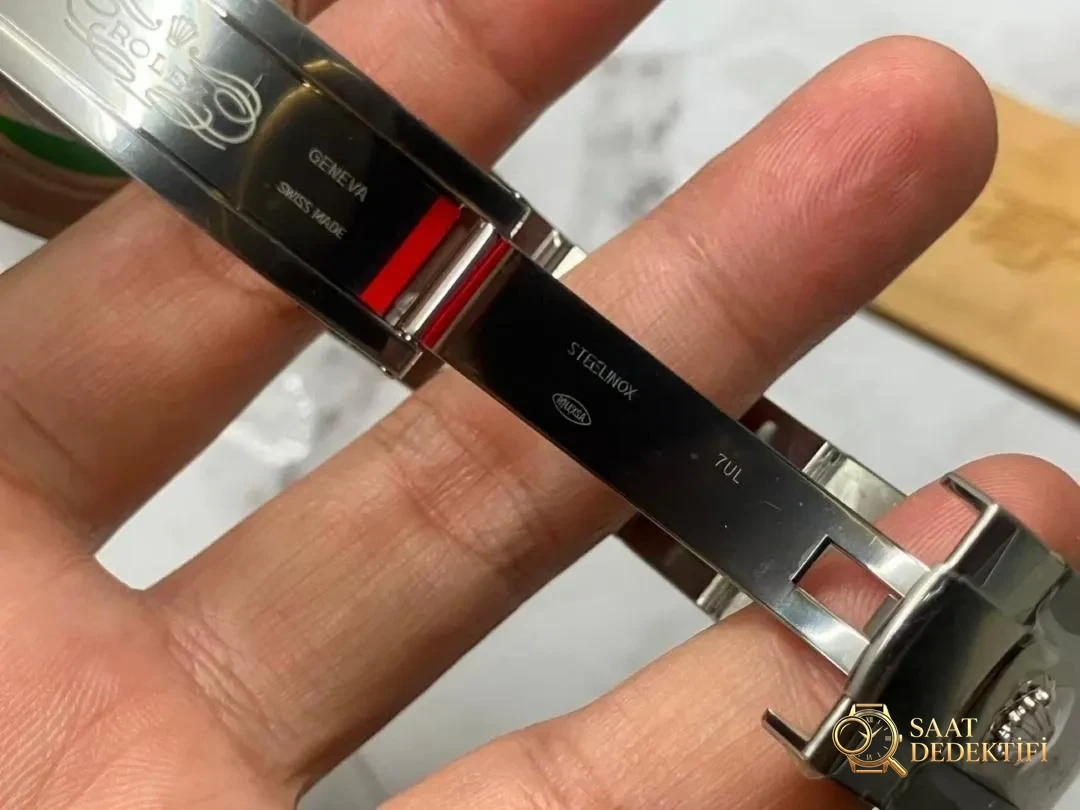 VS Factory Rolex 41 Datejust V2 Sürümü Güncellenen Beyaz Altın Tırtıklı Bezelin Kalitesi Nasıl? - Genel Açı ve Estetik Duruş