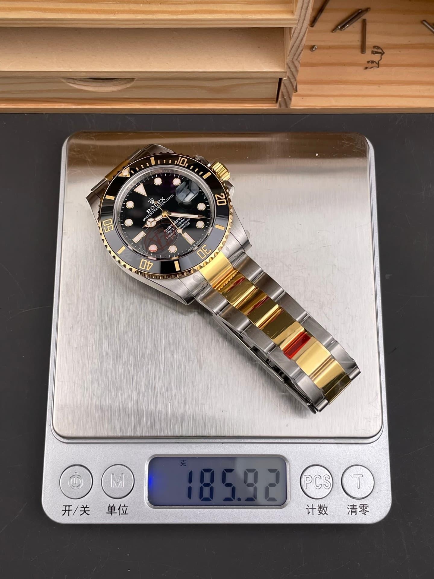 VS Factory Rolex 41 iki renk altın-çelik siyah Submariner, Dandong 3235 mekanizma, 186 g ağırlıkla işçiliği nasıl? — 2. fotoğraf