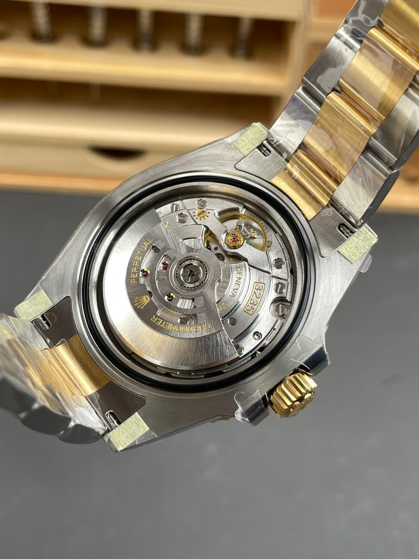 VS Factory Rolex 41 iki renk altın-çelik siyah Submariner, Dandong 3235 mekanizma, 186 g ağırlıkla işçiliği nasıl? — 8. fotoğraf