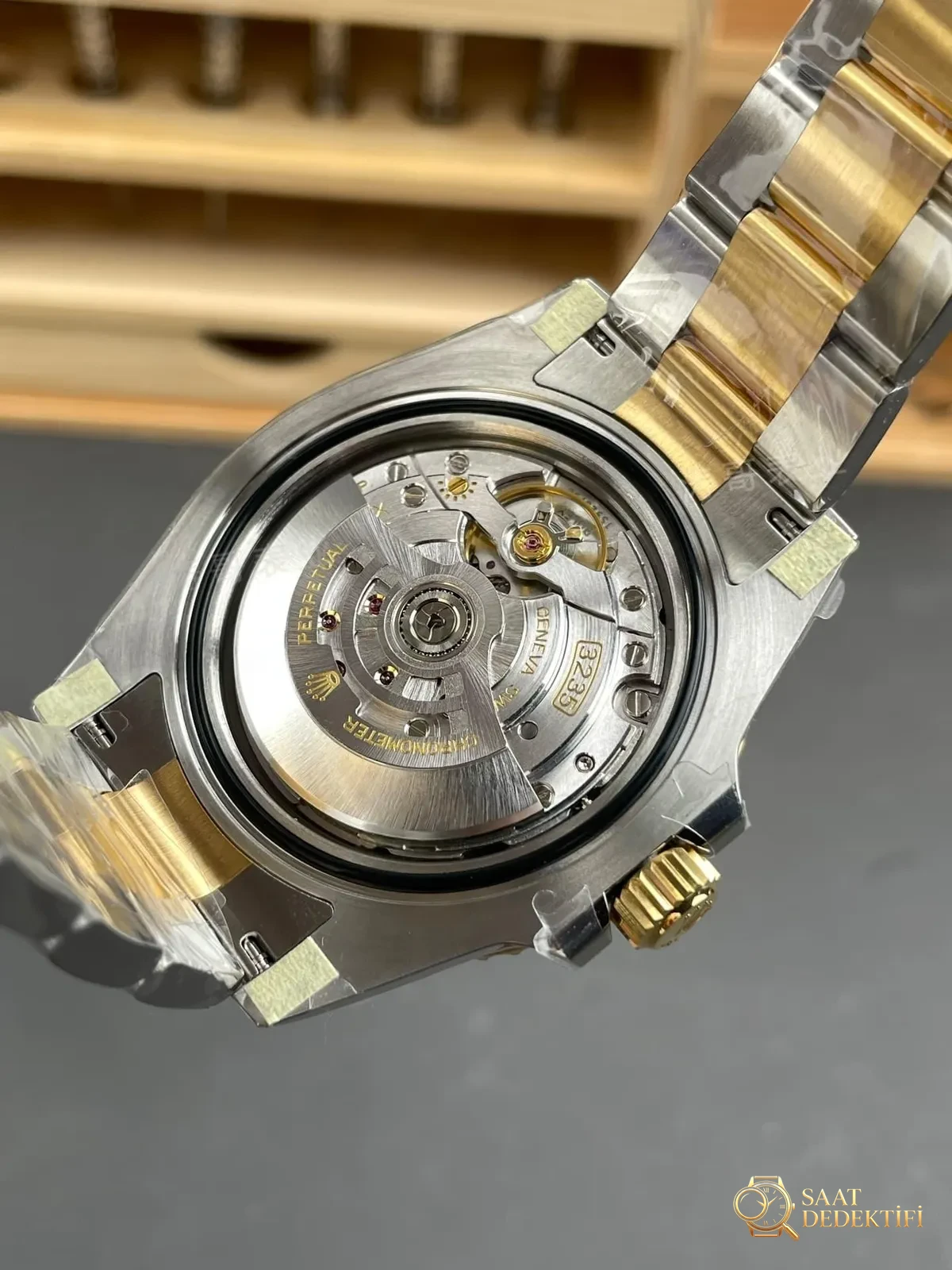 VS Factory Rolex 41 iki renk altın-çelik siyah Submariner, Dandong 3235 mekanizma, 186 g ağırlıkla işçiliği nasıl? - Bilekte Duruş ve Kasa Orantısı