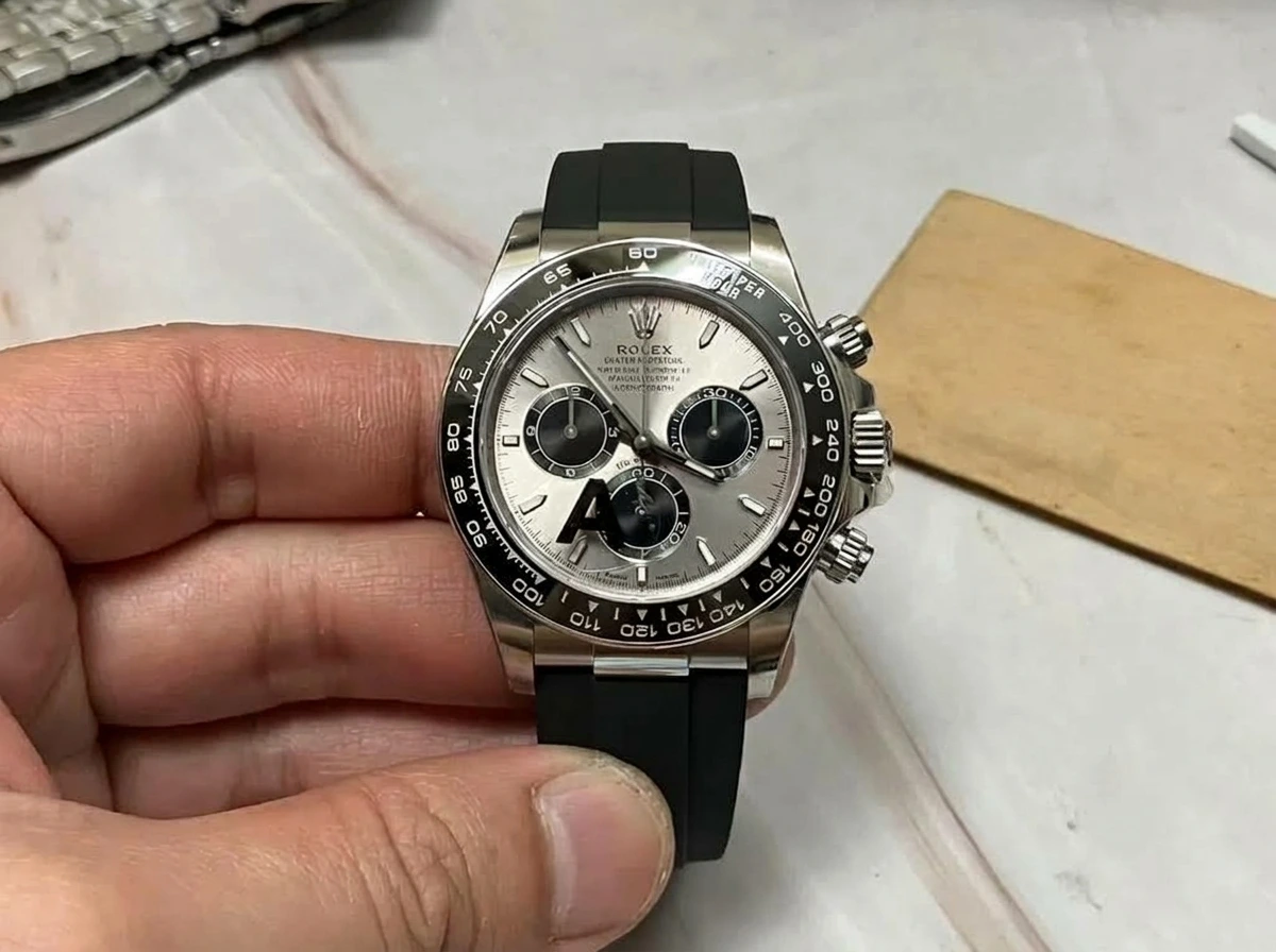 VS Factory Rolex ağırlık dengeli gri kauçuk kayışlı Daytona / beyaz altın Daytona, Dantong 4131 mekanizma 137 gram işçilik nasıl? - ön görünüm