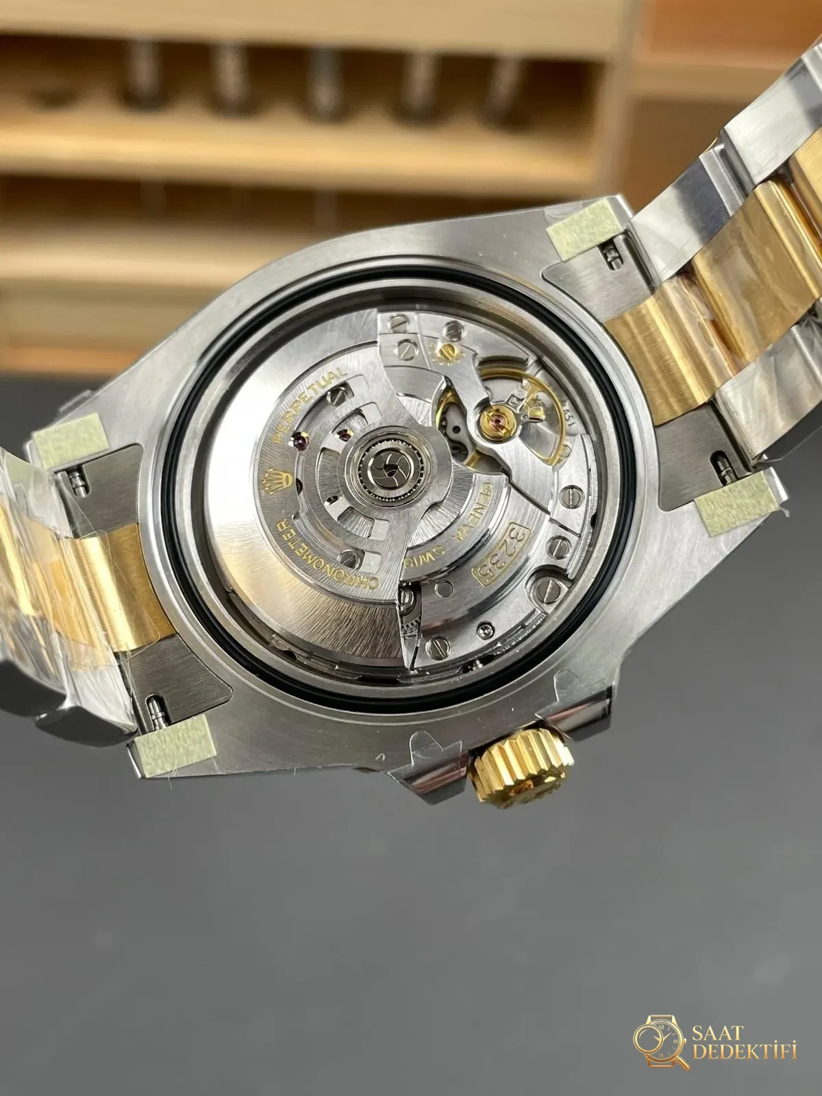 VS Factory Rolex balanslı ağırlıklı iki renkli altın mavi su hayaleti 41 mm, 186G ağırlığında; detay işçiliği nasıl? - Klips Kilidi ve Lazer Damgalar