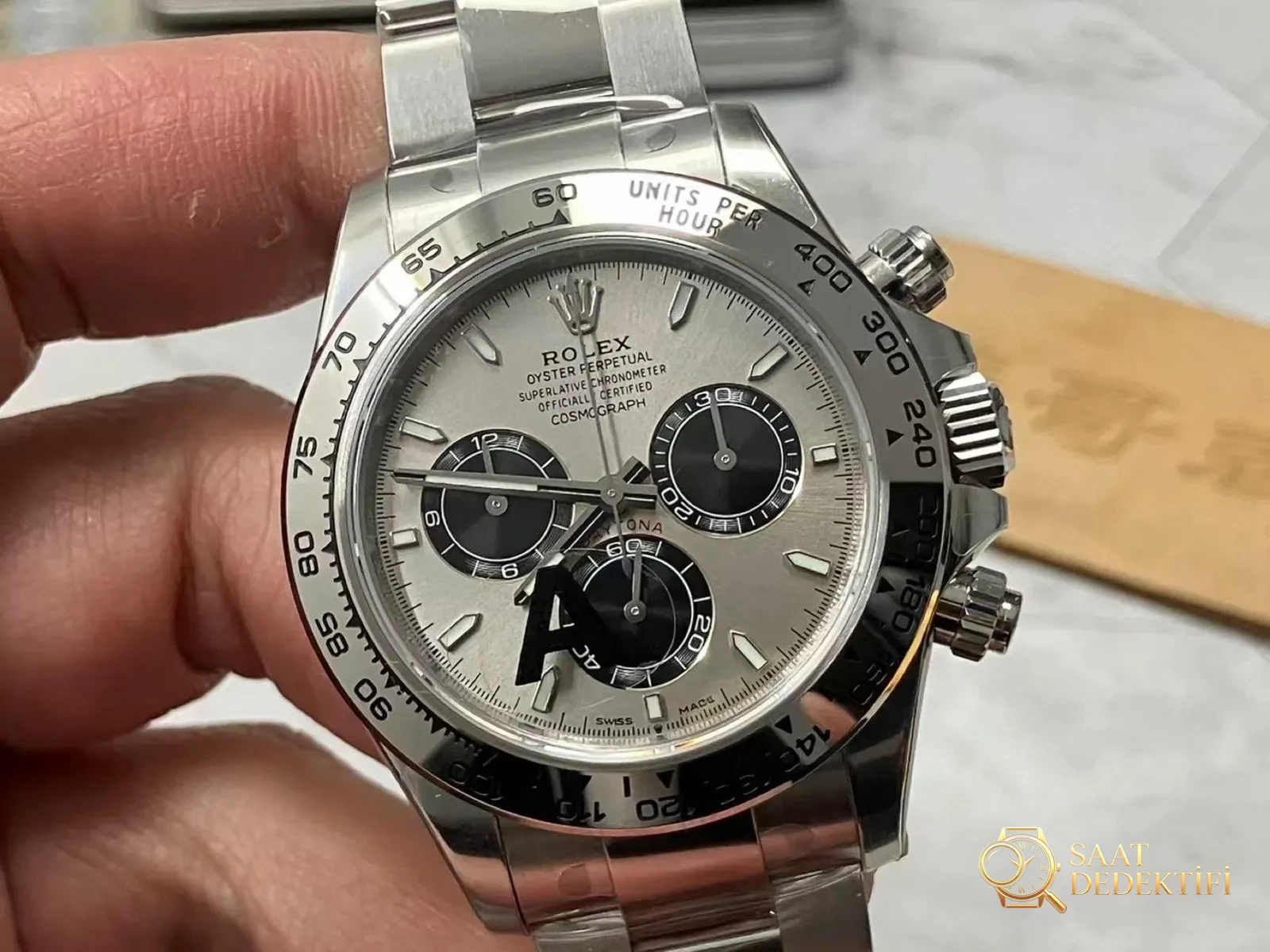 VS Factory Rolex beyaz altın Daytona v3 sürümü, Dandong 4131 mekanizması ve 184 g ağırlığıyla Clean ürününü geçebilir mi? - Arka Kapak ve Mekanizma Detayı