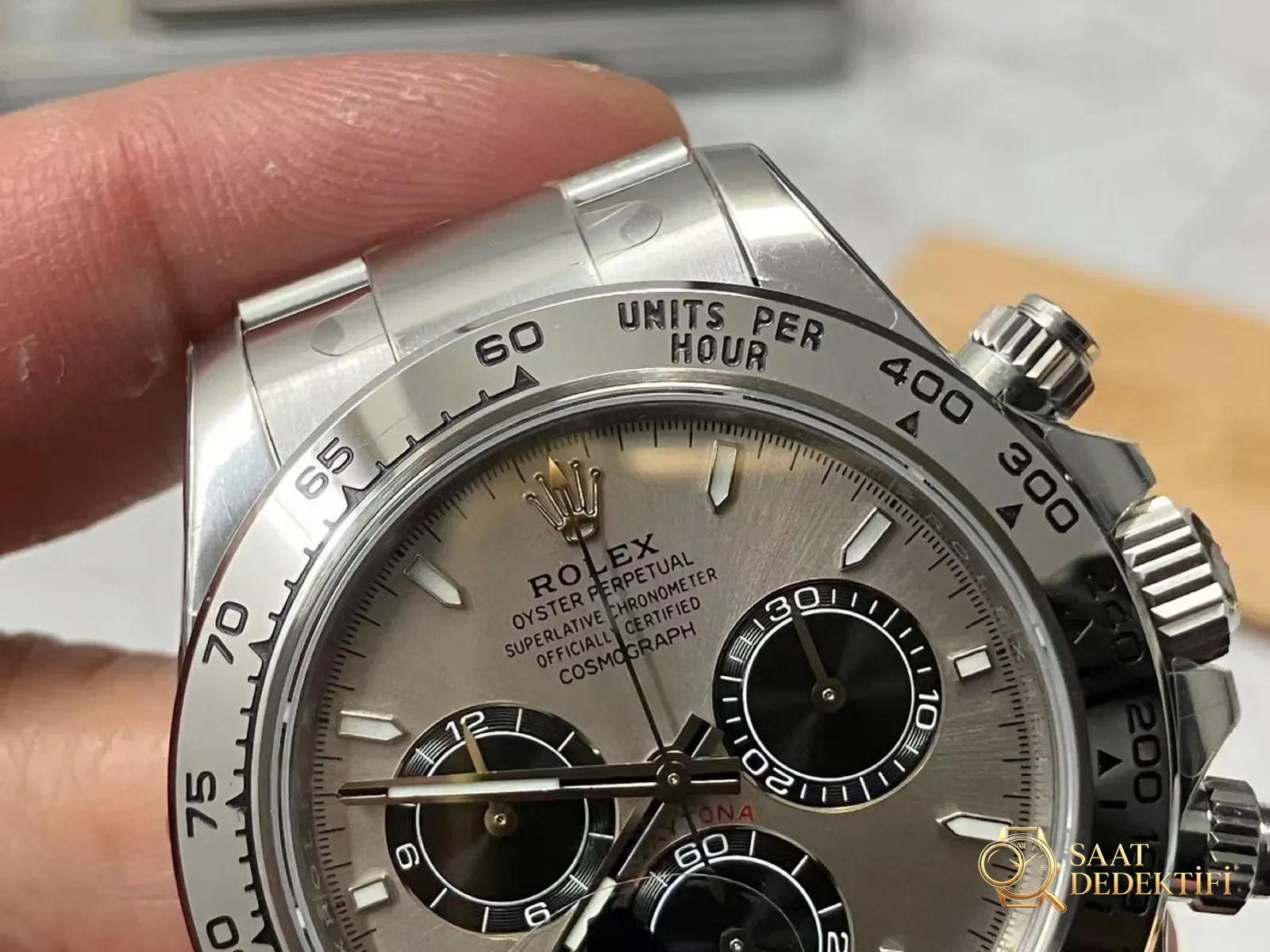 VS Factory Rolex beyaz altın Daytona v3 sürümü, Dandong 4131 mekanizması ve 184 g ağırlığıyla Clean ürününü geçebilir mi? - Bilekte Duruş ve Kasa Orantısı