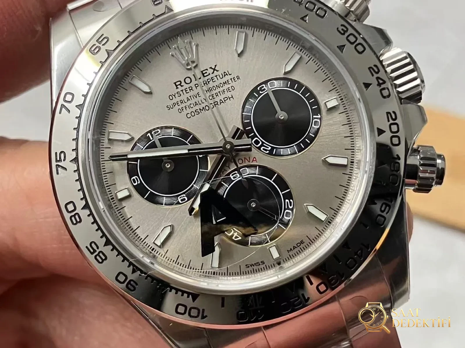 VS Factory Rolex beyaz altın Daytona v3 sürümü, Dandong 4131 mekanizması ve 184 g ağırlığıyla Clean ürününü geçebilir mi? - Fosfor ve Super-LumiNova Gece Görünümü
