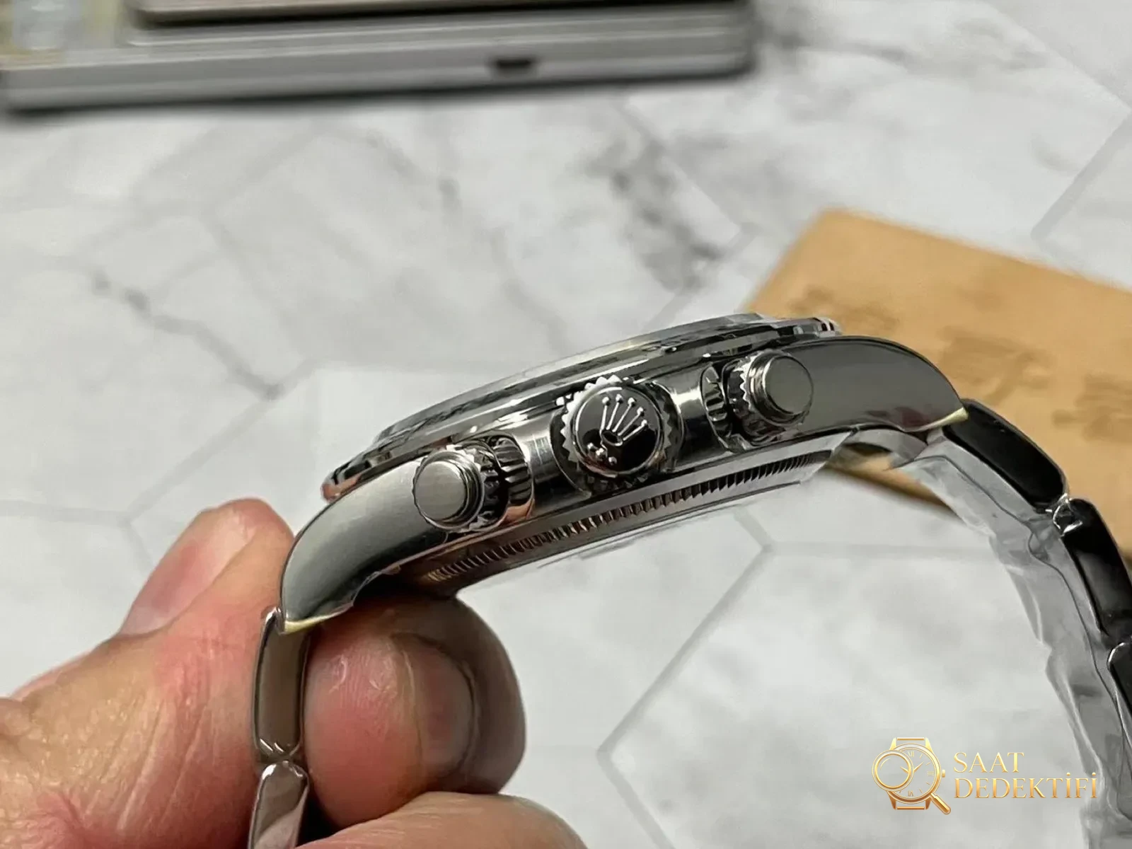 VS Factory Rolex beyaz altın Daytona v3 sürümü, Dandong 4131 mekanizması ve 184 g ağırlığıyla Clean ürününü geçebilir mi? - Genel Açı ve Estetik Duruş