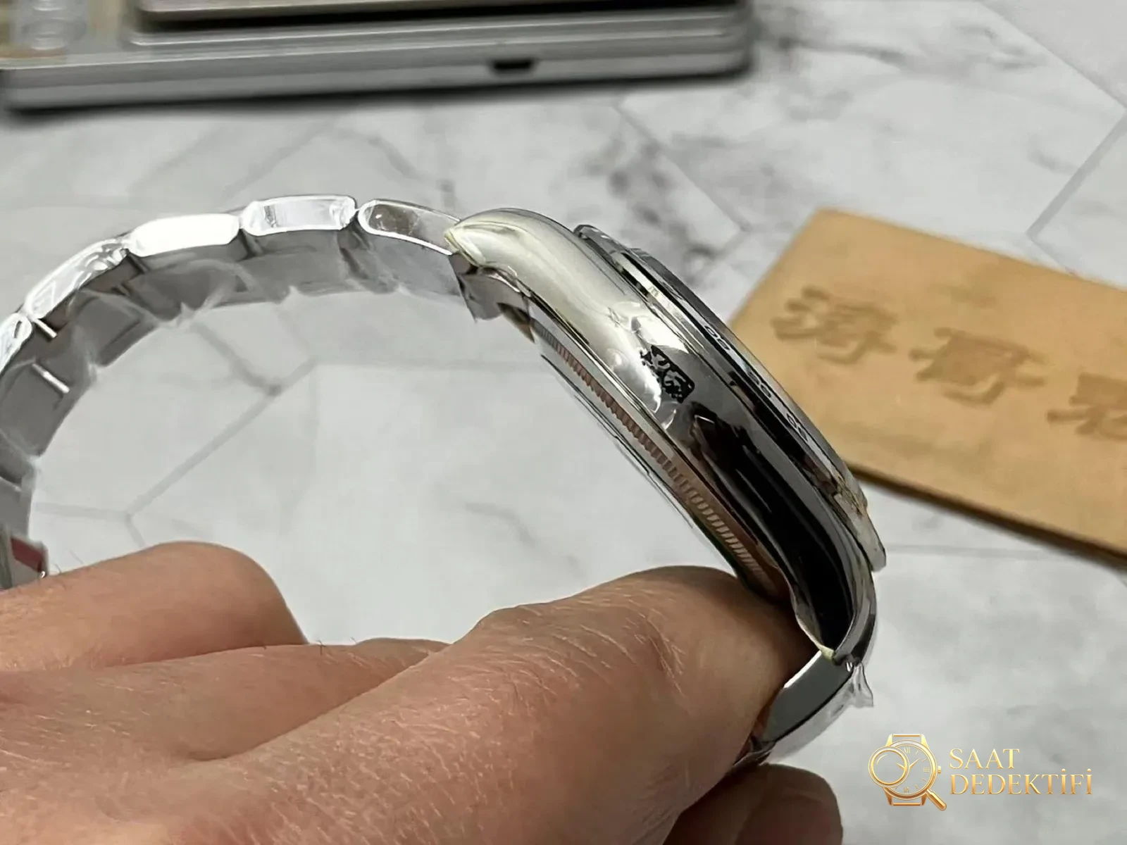VS Factory Rolex beyaz altın Daytona v3 sürümü, Dandong 4131 mekanizması ve 184 g ağırlığıyla Clean ürününü geçebilir mi? - Kasa Çeliği ve Polisaj Kalitesi