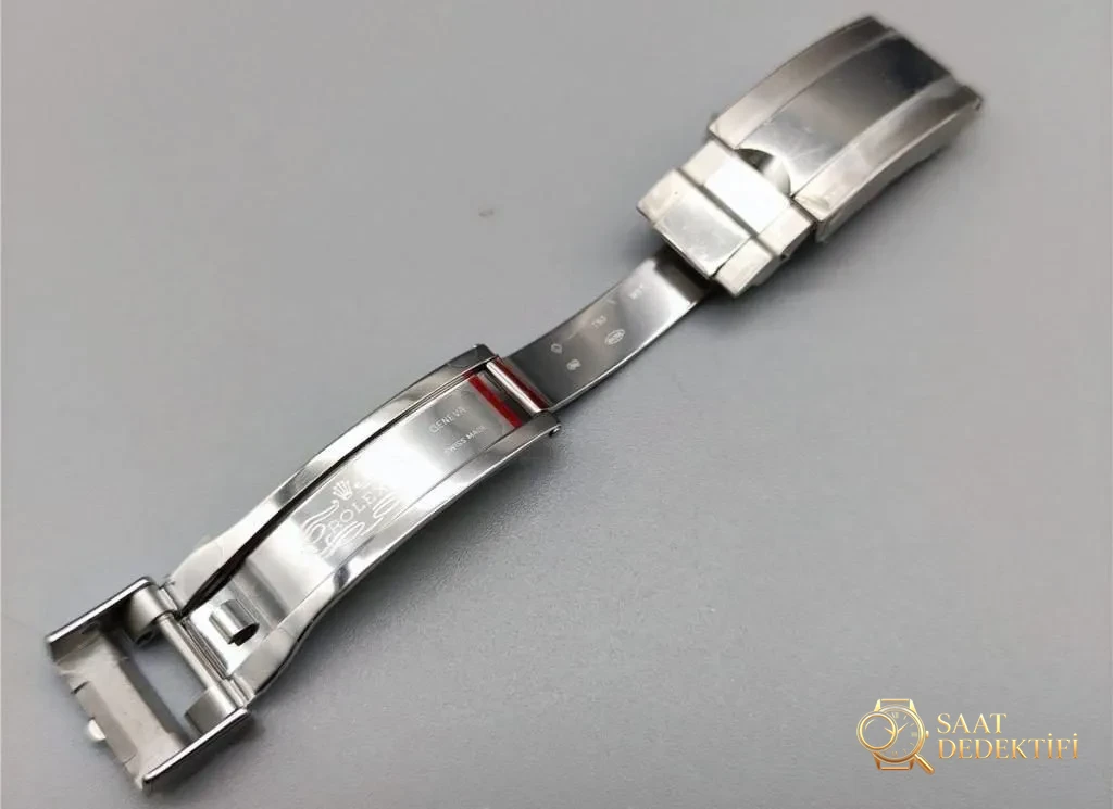 VS Factory Rolex beyaz altın Yacht-Master m226659 söküm incelemesi - Bezel İçi Rehaut Gravürü ve Hizalaması