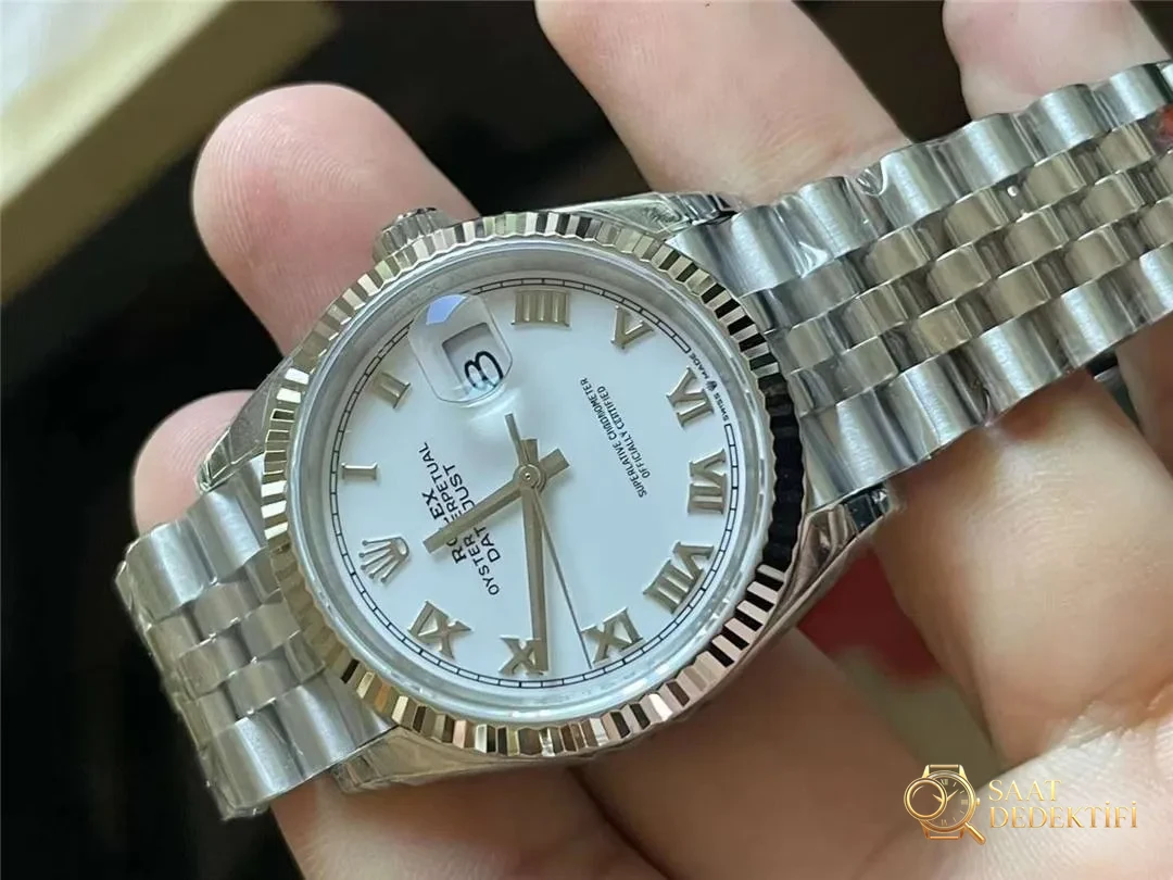 VS Factory Rolex Datejust 36 fildişi beyaz Roma rakamlı işçiliği nasıl? Bir bakışta sahte belli olur mu? - Arka Kapak ve Mekanizma Detayı