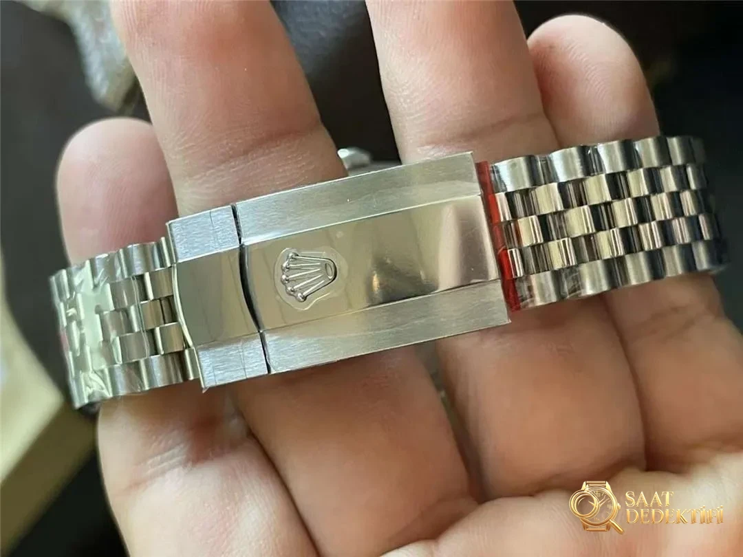 VS Factory Rolex Datejust 36 fildişi beyaz Roma rakamlı işçiliği nasıl? Bir bakışta sahte belli olur mu? - Kasa Çeliği ve Polisaj Kalitesi