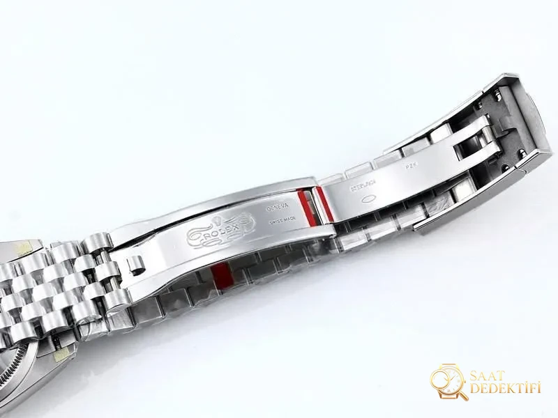 VS Factory Rolex Datejust 36 Blue Plaid Pattern Replica Wristwatch - VS Watch - Wrist Position and Case Proportion