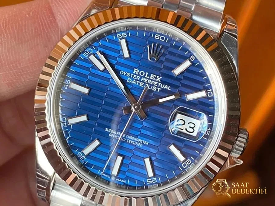 VS Factory Rolex Datejust 41 126334-0032 replika saat - VS saat - Arka Kapak ve Mekanizma Detayı