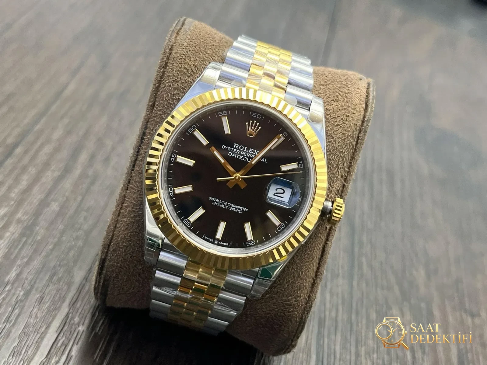 Наручные часы VS Factory Rolex Datejust 41 мм — задняя крышка и детали механизма
