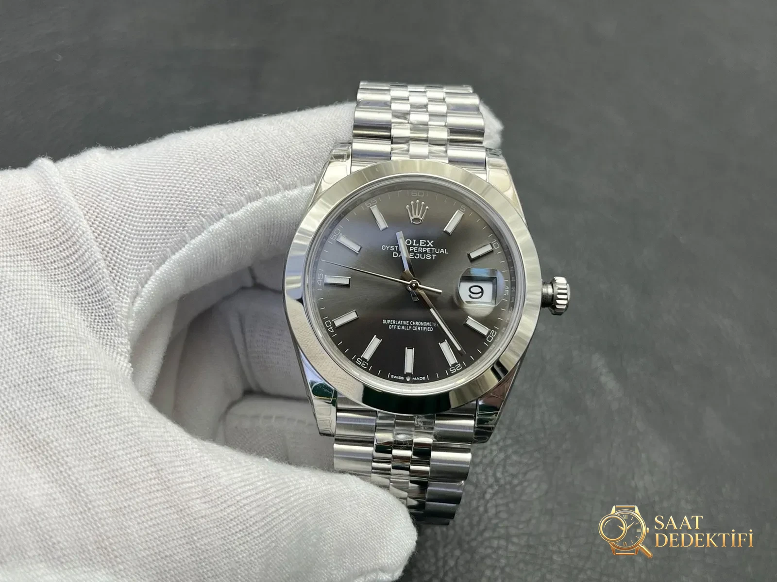 VS Factory Rolex Datejust 41mm Safir Kristal Cam ve Cyclops Büyüteç İncelemesi - ön görünüm