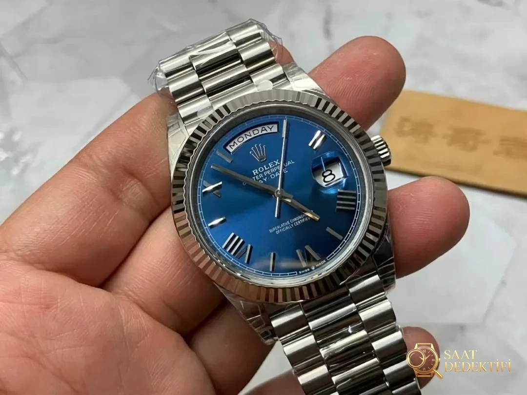 VS Factory Rolex Day-Date DD, içindeki Dandong 3255 mekanizmasına rağmen neden ağırlıklandırılmamış? - Kasa Profili ve Kurma Kolu İncelemesi