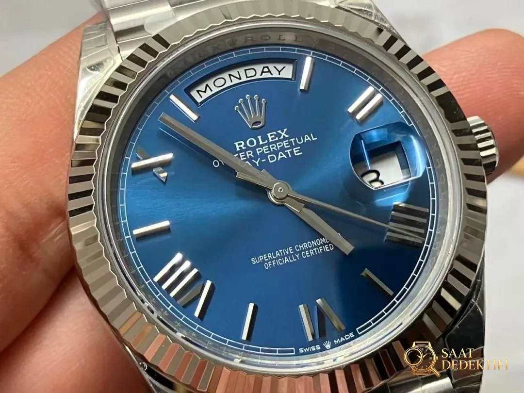VS Factory Rolex Day-Date DD, içindeki Dandong 3255 mekanizmasına rağmen neden ağırlıklandırılmamış? - Bilekte Duruş ve Kasa Orantısı