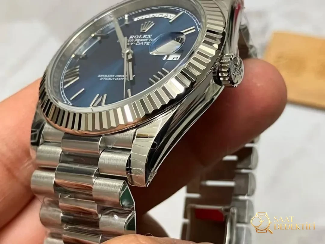 VS Factory Rolex Day-Date DD, içindeki Dandong 3255 mekanizmasına rağmen neden ağırlıklandırılmamış? - Mekanizma Zemberek ve Balans Detayı