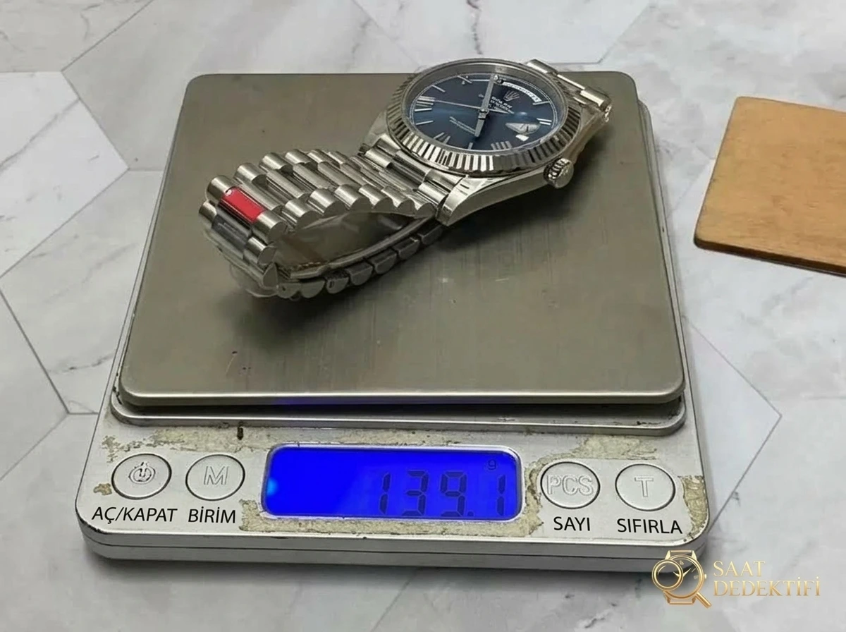 VS Factory Rolex Day-Date DD, içindeki Dandong 3255 mekanizmasına rağmen neden ağırlıklandırılmamış? - Kadran İbreleri ve Saniye Akışı