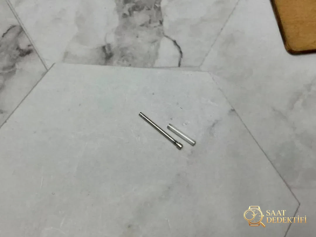 VS Factory Rolex Day-Date DD, içindeki Dandong 3255 mekanizmasına rağmen neden ağırlıklandırılmamış? - Kadran Güneş Işını (Sunburst) Efekti