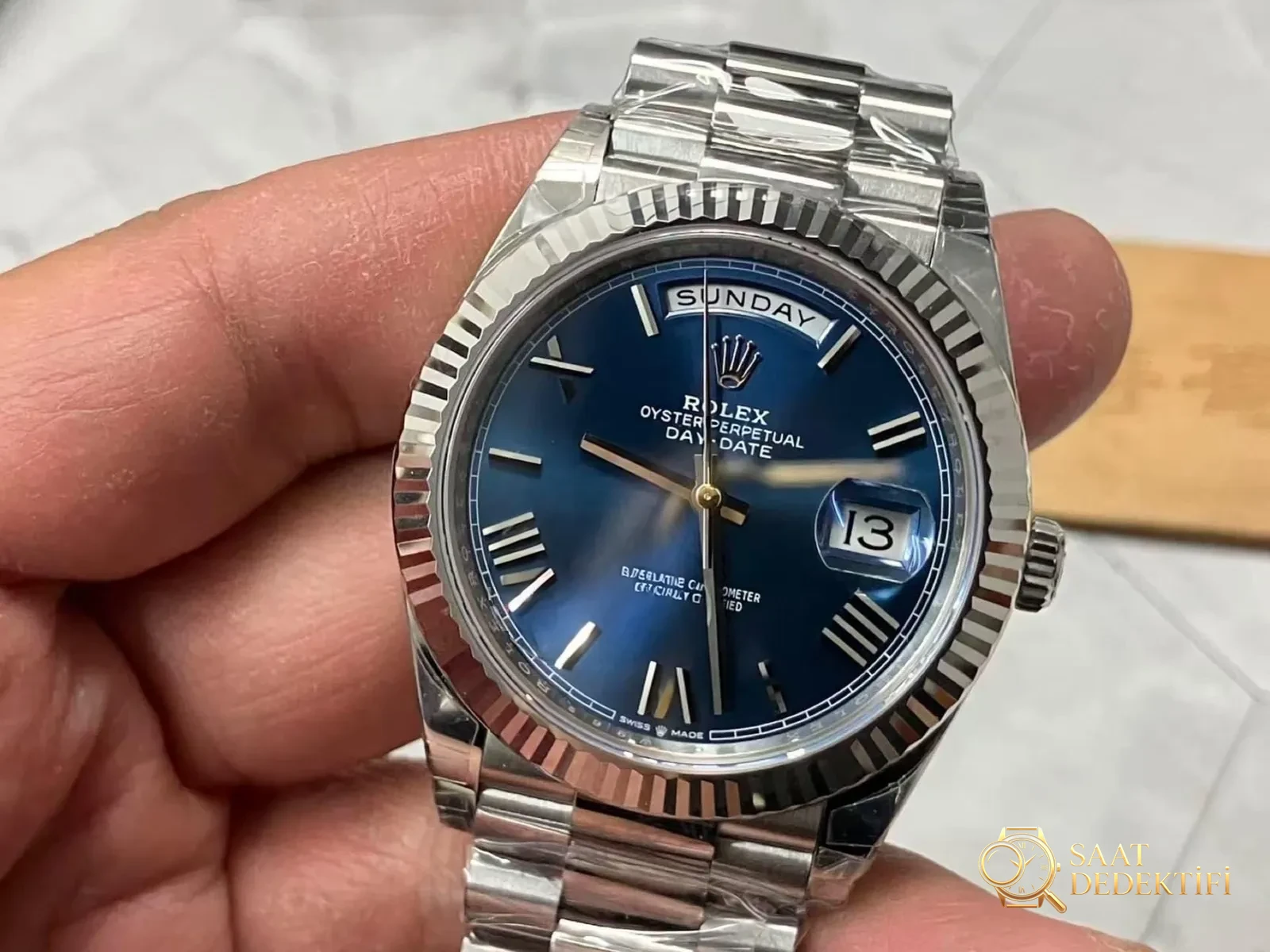 VS Factory Rolex Day-Date V2 ağırlıklı versiyon 182 gram, Dandong 3255 mekanizmasıyla diğer fabrikaları alt ediyor mu? - Kadran Detayı ve Bezel İşçiliği