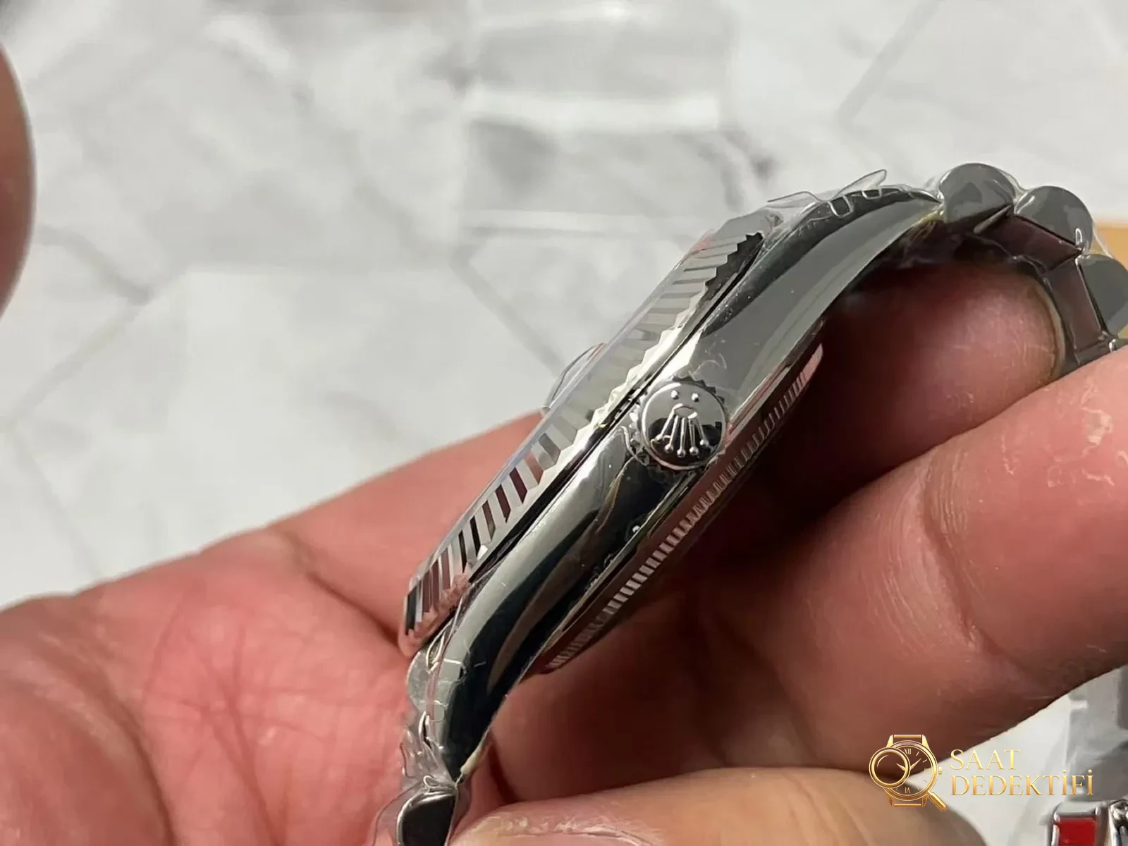 VS Factory Rolex Day-Date V2 ağırlıklı versiyon 182 gram, Dandong 3255 mekanizmasıyla diğer fabrikaları alt ediyor mu? - Yan Profil ve Kordon Bağlantısı