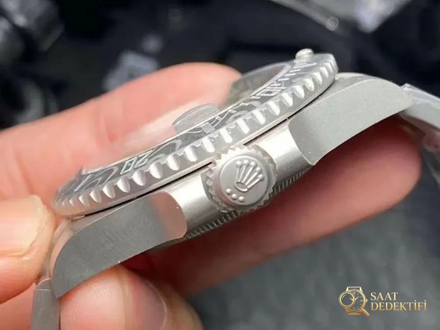 VS Factory Rolex DIW Karbon Fiber Kadranlı 3135 Replika Kol Saati - VS Saat - Arka Kapak ve Mekanizma Detayı
