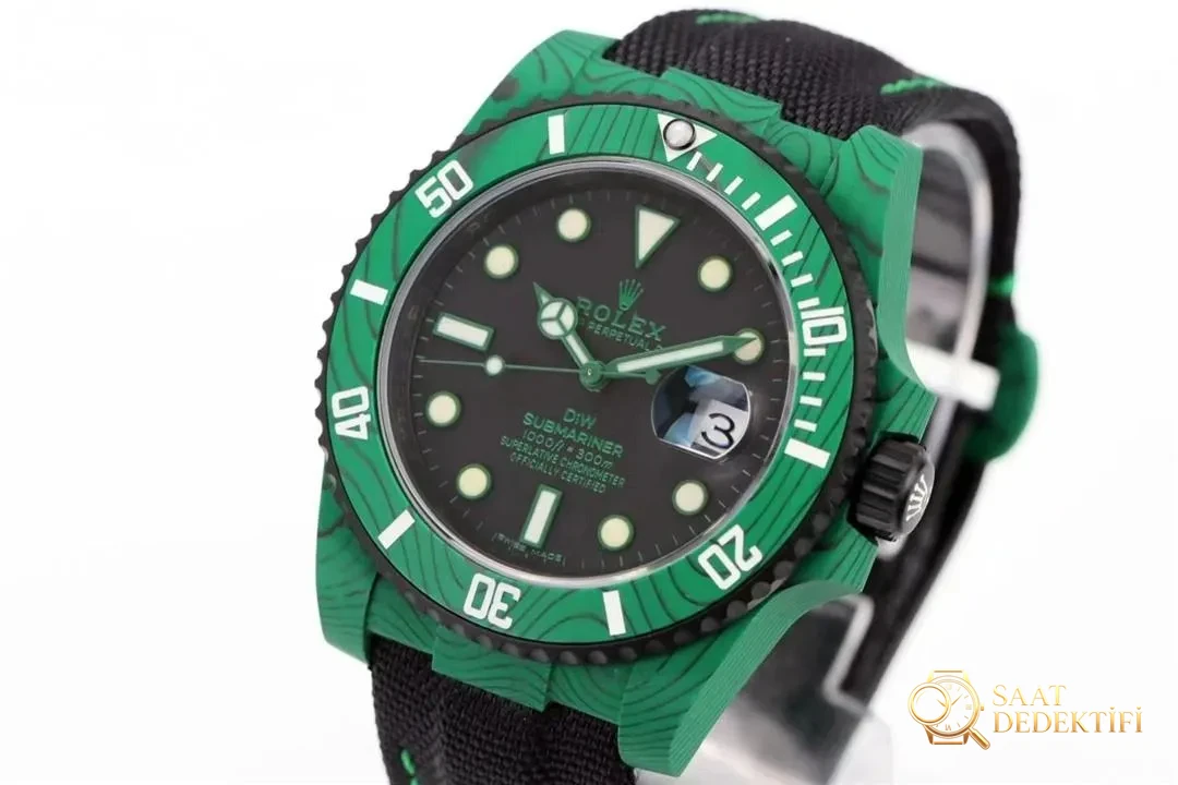 VS Factory Rolex DIW karbon fiber Yeşil Şeytan su geçirmez modelinin işçiliği nasıl? - Arka Kapak ve Mekanizma Detayı