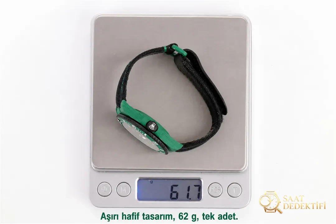 VS Factory Rolex DIW karbon fiber Yeşil Şeytan su geçirmez modelinin işçiliği nasıl? - Fosfor ve Super-LumiNova Gece Görünümü