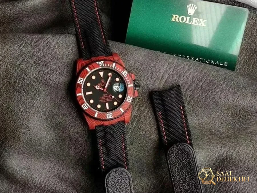 VS Factory Rolex DIW tam kırmızı karbon fiber replika kol saati - VS saat - Arka Kapak ve Mekanizma Detayı