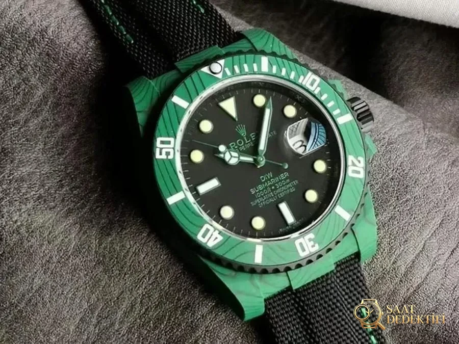 VS Factory Rolex DIW vollgrüne Replik-Armbanduhr aus Kohlefaser – VS-Uhr – Zifferblattdetails und Lünettenverarbeitung