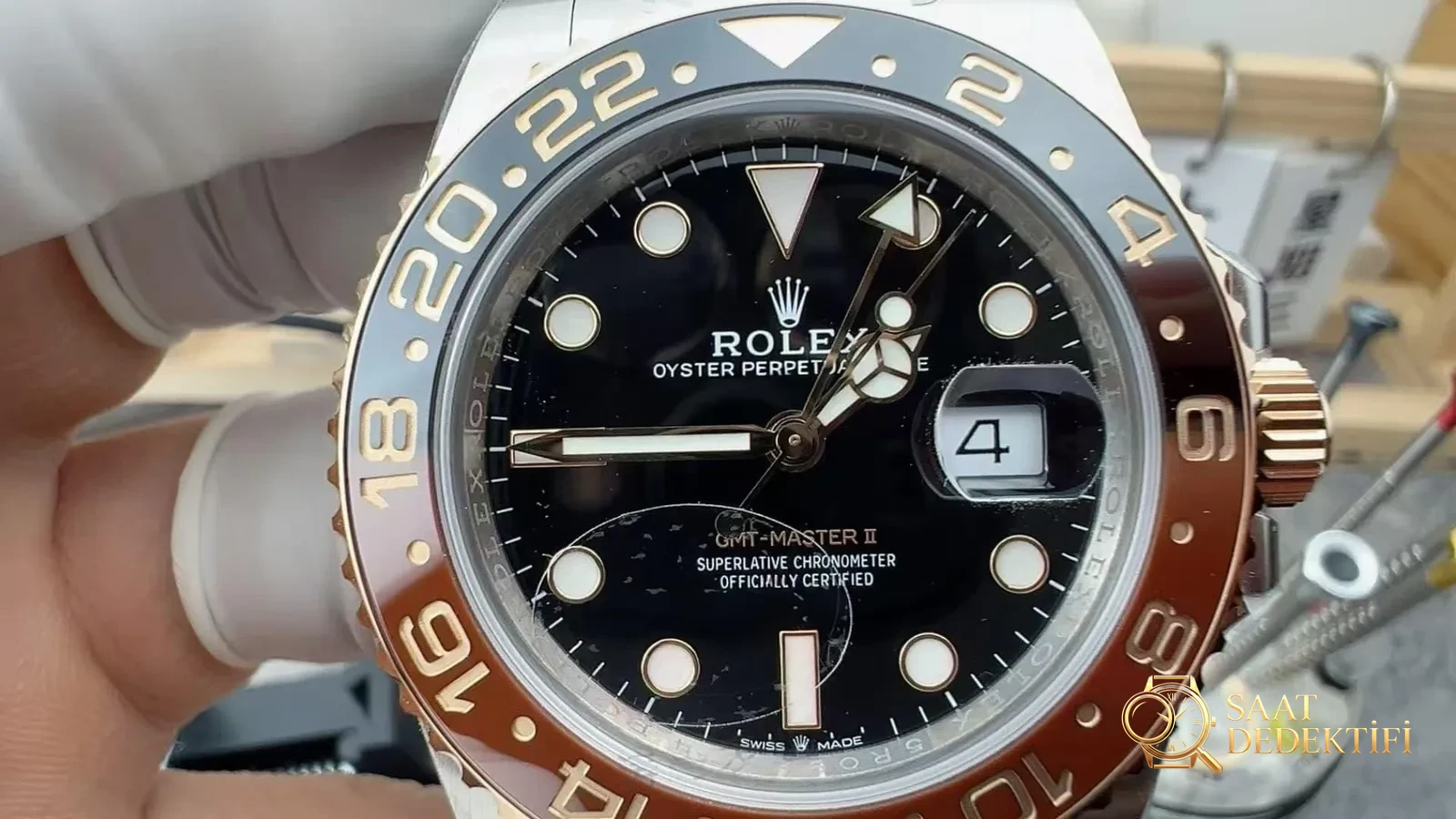 VS Factory Rolex iki renk altın GMT sarsıt bezel/pavurya ağırlık dengeli versiyonun detay işçiliği nasıl? - Kasa Profili ve Kurma Kolu İncelemesi