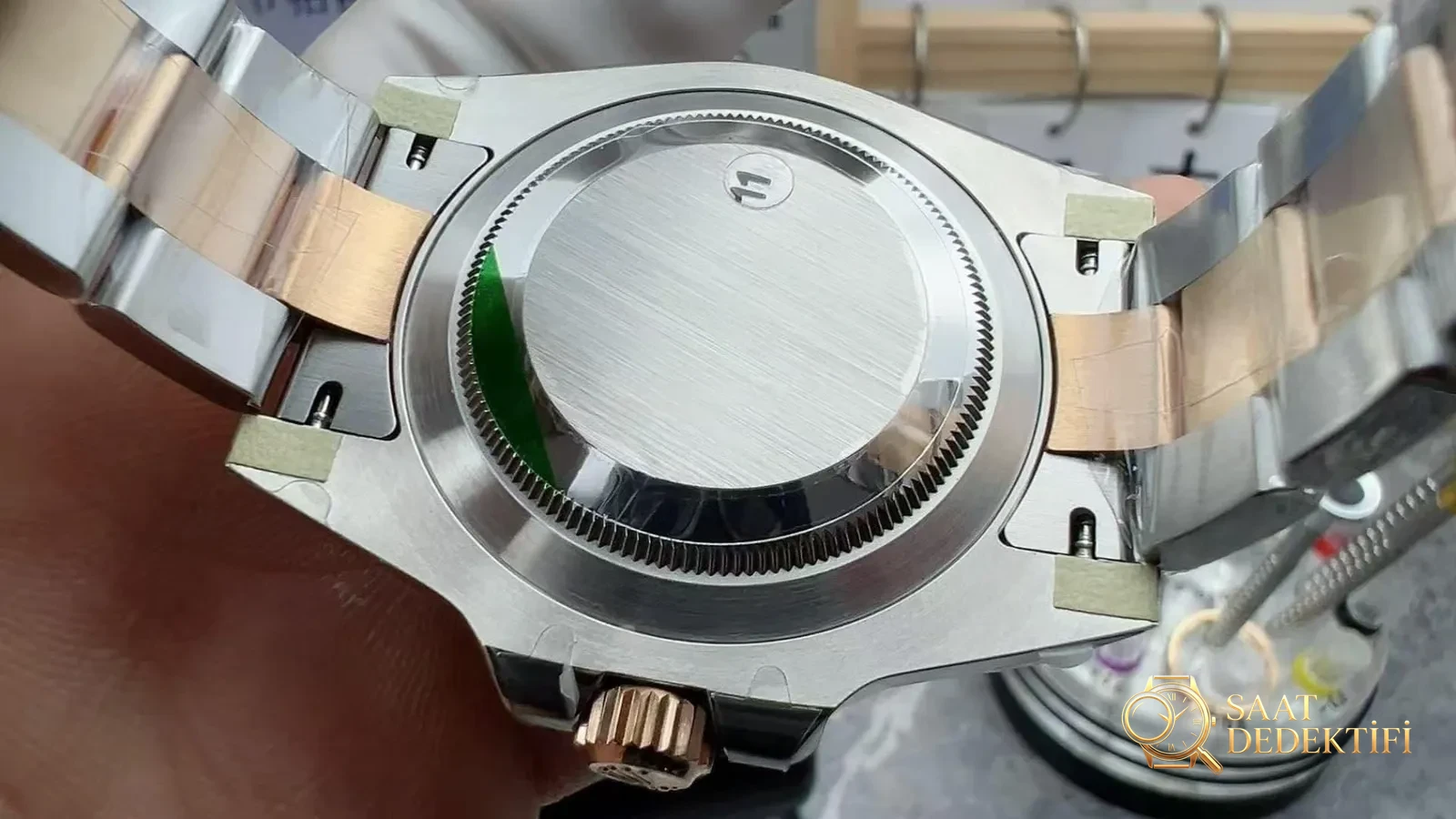 VS Factory Rolex iki renk altın GMT sarsıt bezel/pavurya ağırlık dengeli versiyonun detay işçiliği nasıl? - Klips Kilidi ve Lazer Damgalar