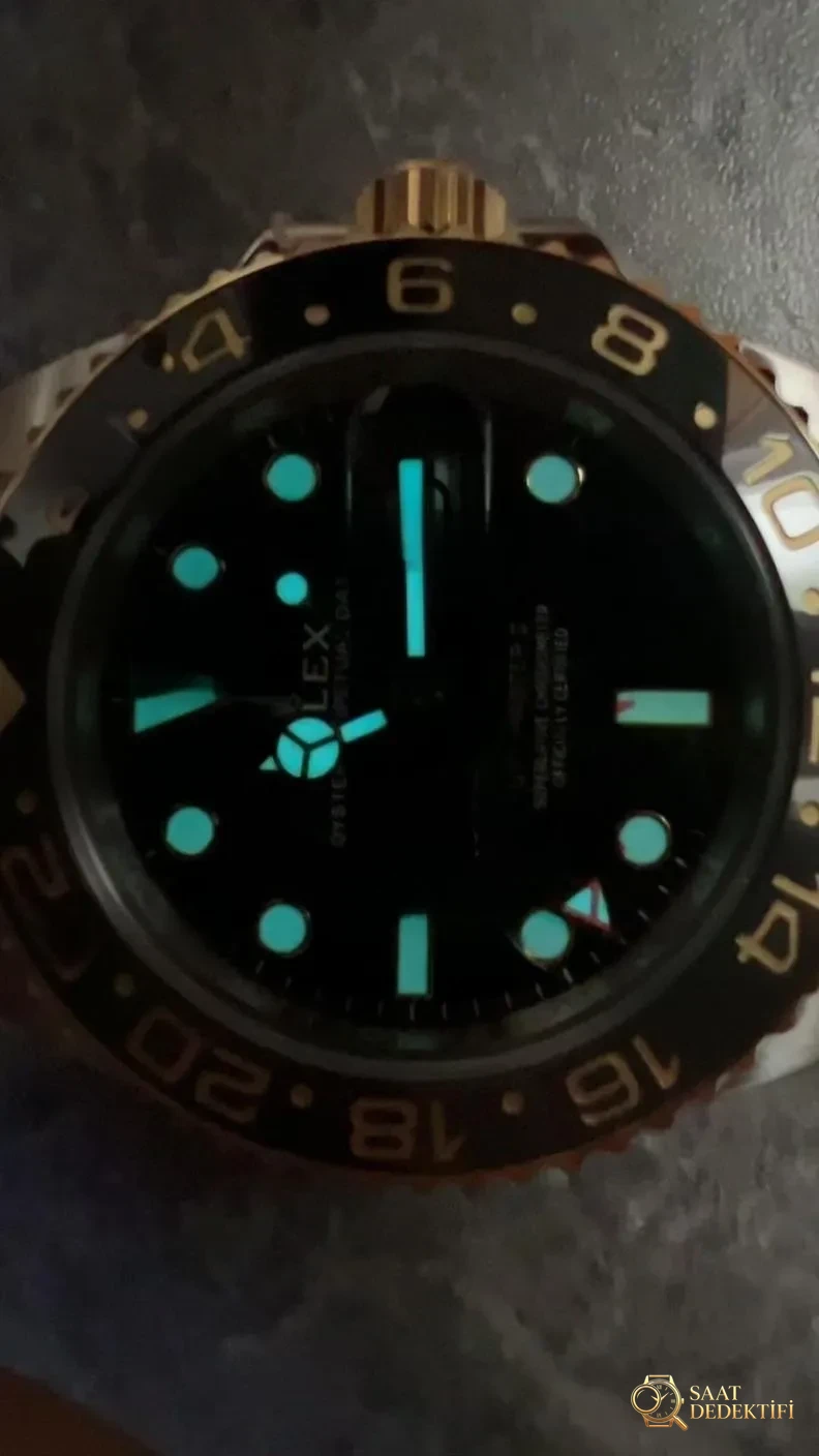 VS Factory Rolex iki tonlu altın, pil kabuğu bezelli, Dandong 3285 mekanizmalı ağırlıklandırılmış versiyon nasıl? - Fosfor ve Super-LumiNova Gece Görünümü