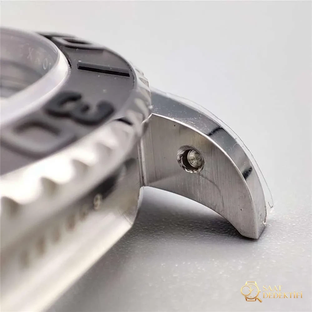 VS Factory Rolex kalitesi - Platin Yacht-Master 3235 mekanizma söküm incelemesi - Arka Kapak ve Mekanizma Detayı