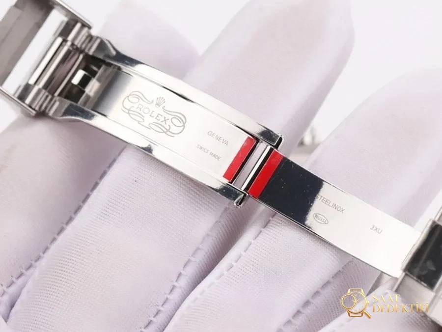 VS Factory Rolex Kara Ayı Daytona 4131 Replika Saat - VS Daytona Saat - Fosfor ve Super-LumiNova Gece Görünümü